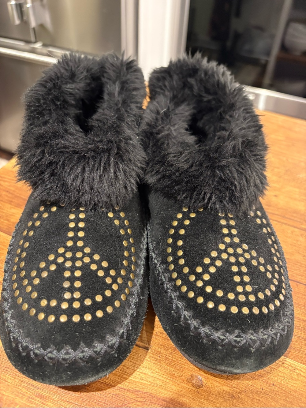 Lucky Brand Moccasin Studded Peace Sign Women's Slip-On Slippers